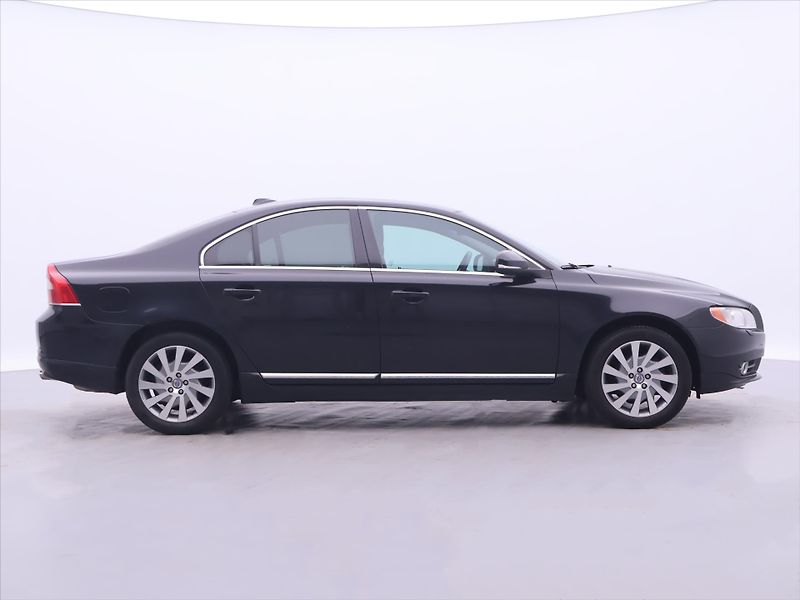 Volvo S80 2,4 D5 158kW DPH Aut. - fotka 8 z 31