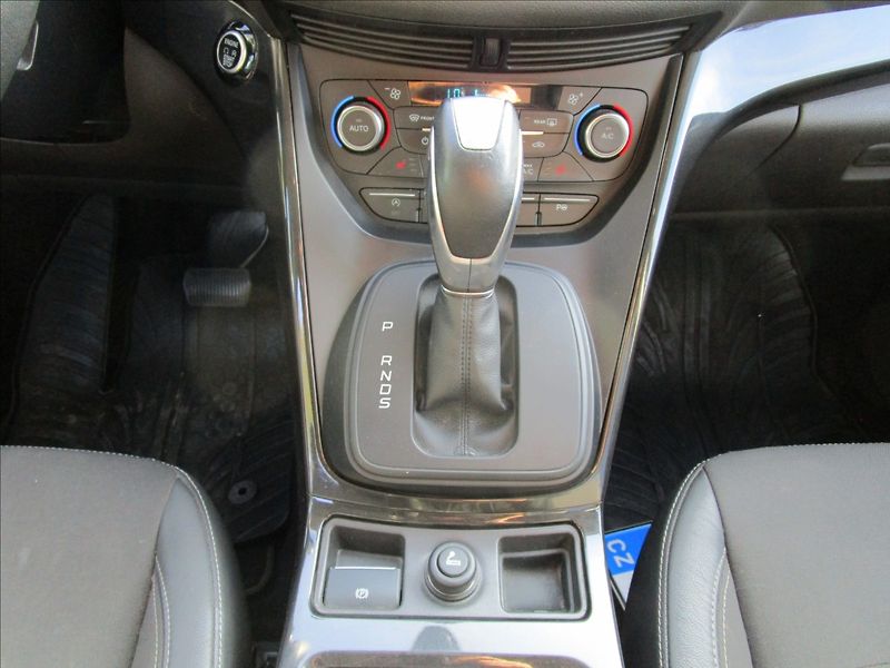 Ford Kuga 2.0TDCi 132kW AWD, automat - fotka 10 z 41