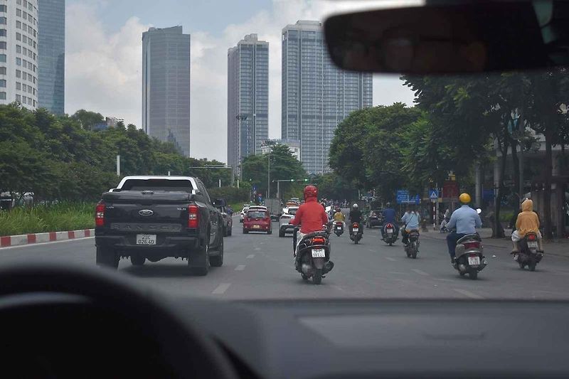Jeden z prvních vozů Škoda na území Vietnamu. Právě ten jsem zkoušel v ulicích hlavního města