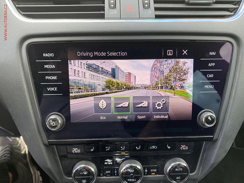 Škoda Octavia (2019) 2.0 TDi 4x4, RS, DSG, +ALU - fotka 18 z 19