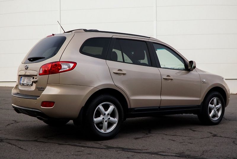 Hyundai Santa Fe (2009) 2.2 CRDI 4X4 7 MÍST PREMIUM - fotka 8 z 21