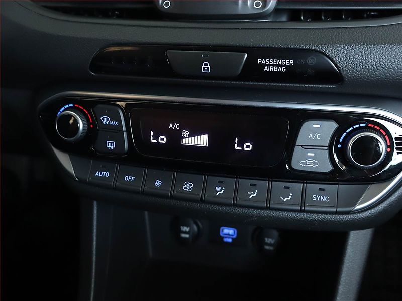 Hyundai i30 (2021) 1.5 DPI, Serv.kniha, Tempomat - fotka 20 z 22