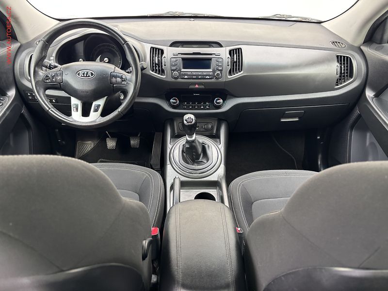 Kia Sportage (2012) 1.7 CRDi, Premium, panor - fotka 8 z 19