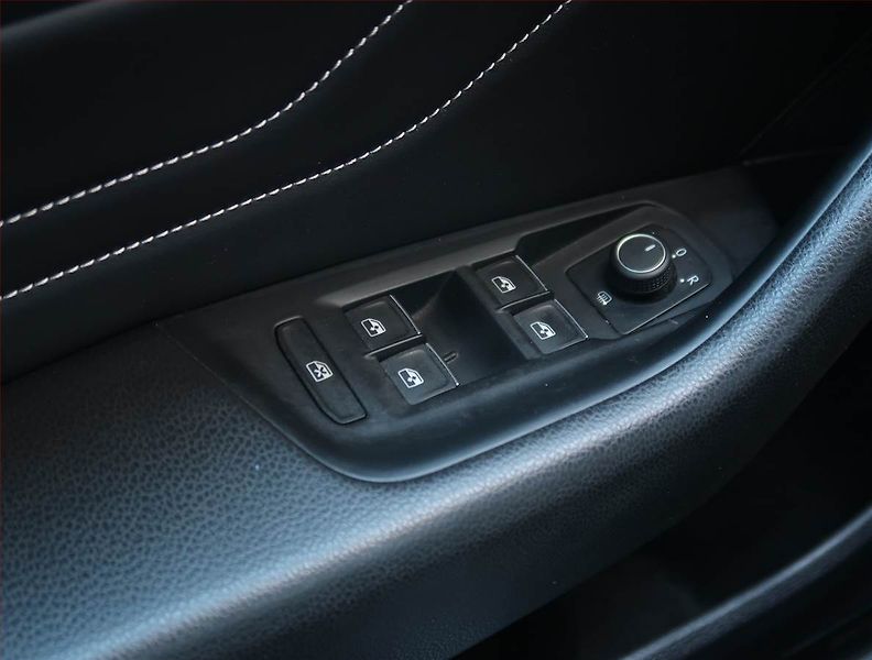 Volkswagen Passat (2019) 1.5 TSI - fotka 21 z 25