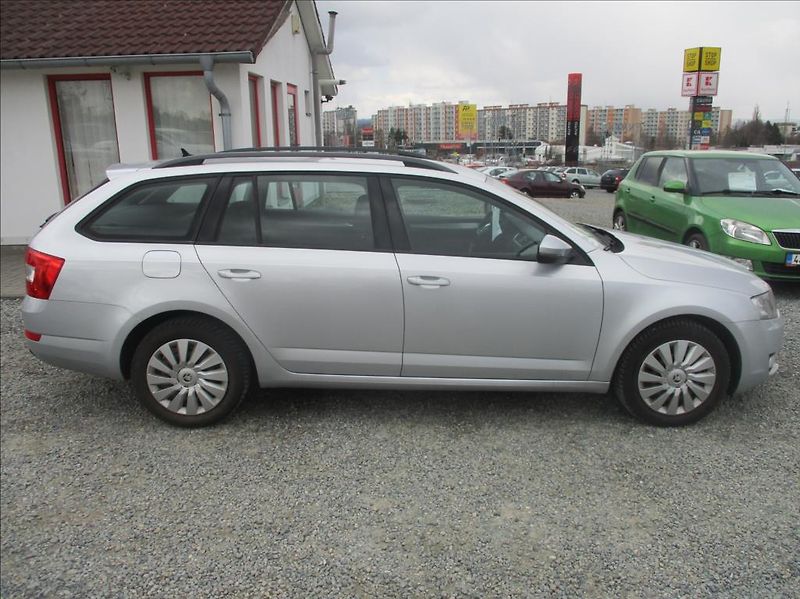 Škoda Octavia 2,0 TDI, serviska, digi klima, - fotka 4 z 49