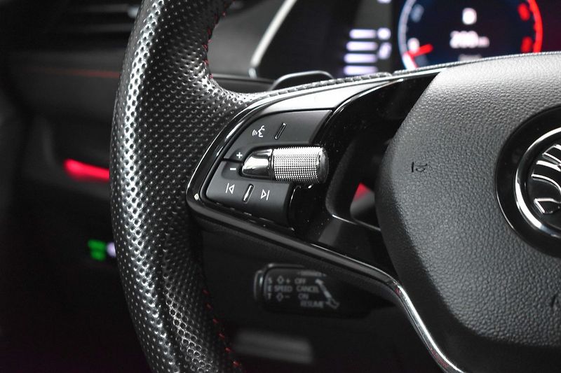 Škoda Octavia RS 2.0 TDI 147kW 4x4*DPH*ČR 1M - fotka 16 z 33