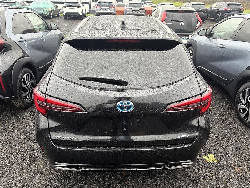 Toyota Corolla 1,8   TS Style HEV - fotka 6 z 7