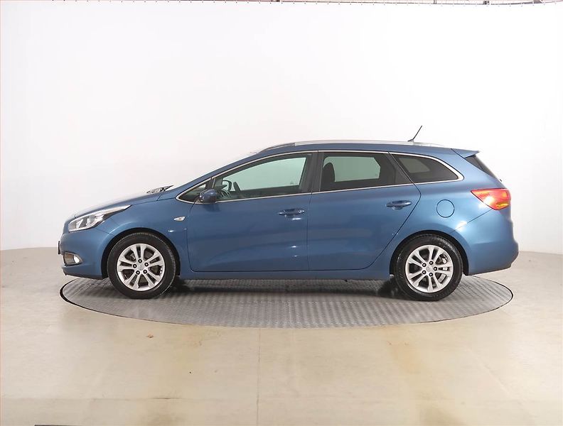 Kia Ceed (2015) Silver 1.6 GDI, Tempomat - fotka 3 z 16