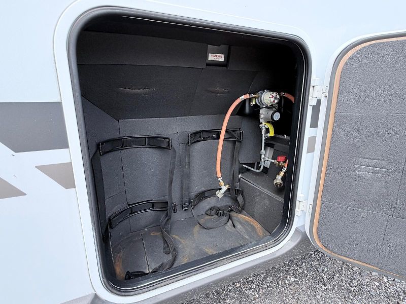 Pilote (2012) G832XLG Explorateur - fotka 30 z 34