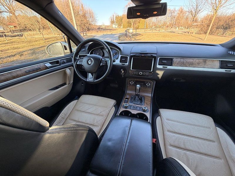 Volkswagen Touareg (2012) 3.0TDI 180kW VZDUCH,NAVI - fotka 10 z 16