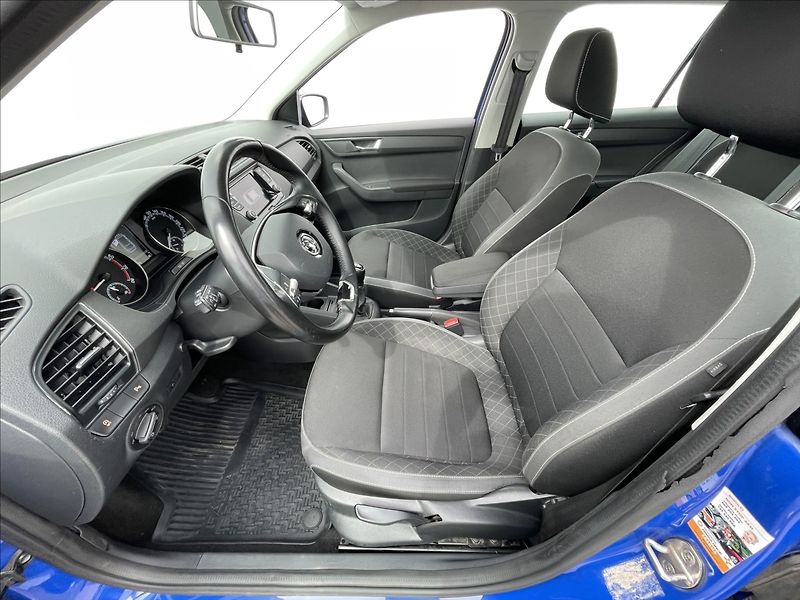 Škoda Fabia 1,0 TSI Ambition Plus PDC+AC - fotka 4 z 23