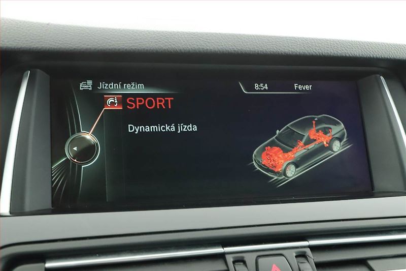 BMW Řada 5 (2014) 520d, Automat, Kůže, Tempomat - fotka 11 z 20