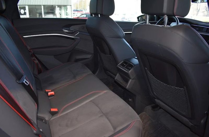 Audi Q8 e-tron 55 Q S-Line Kamera Matrix Taž. - fotka 5 z 6