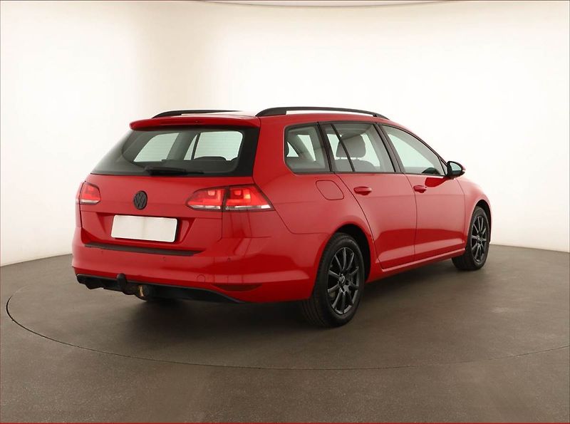 Volkswagen Golf (2015) 1.6 TDI, Tempomat - fotka 5 z 17