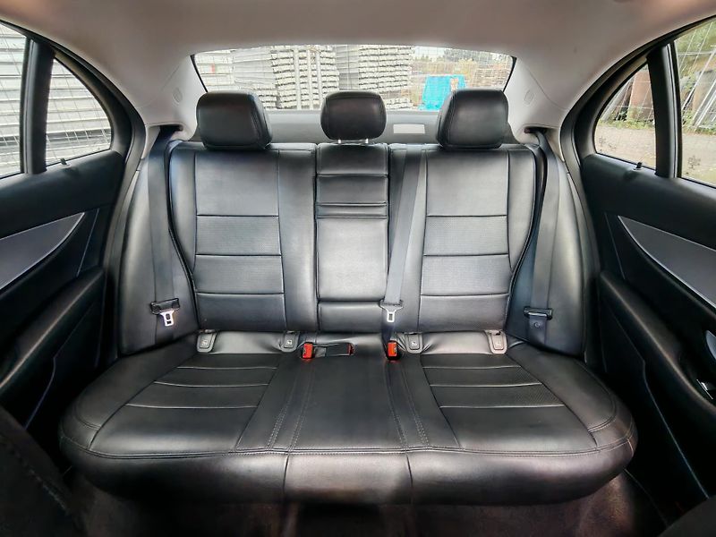 Mercedes-Benz Třídy E (2018) E 200d / poškozen motor - fotka 20 z 23