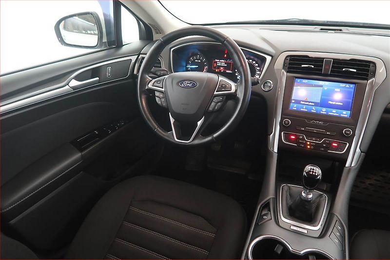Ford Mondeo (2020) 2.0 EcoBlue, Navi, Tempomat - fotka 7 z 16