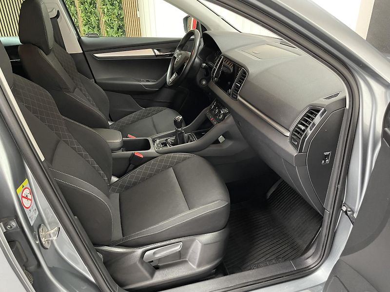Škoda Karoq 1.5 TSi 125 YEARS ČR 1.MAJ SER - fotka 16 z 31