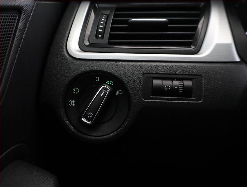 Škoda Rapid (2016) Spaceback 1.2 TSI, Serv.kniha - fotka 15 z 17