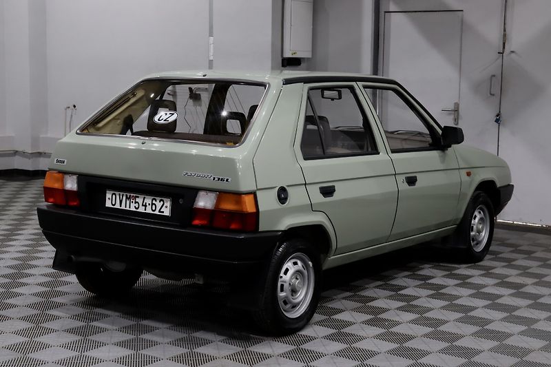 Škoda Favorit (1988) 1.3 46 kW 136 L  - fotka 6 z 47