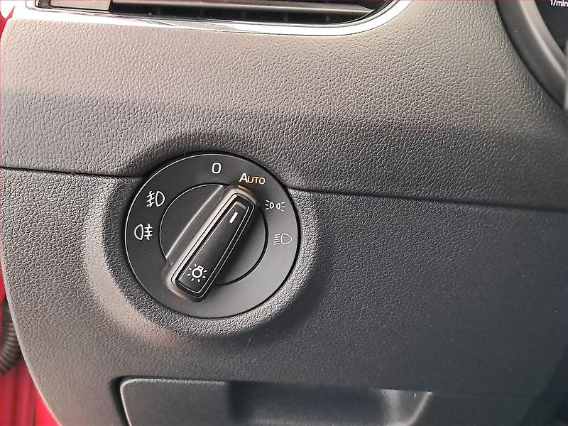 Škoda Octavia (2013) Elegance 2.0 TDI, Automat - fotka 17 z 20