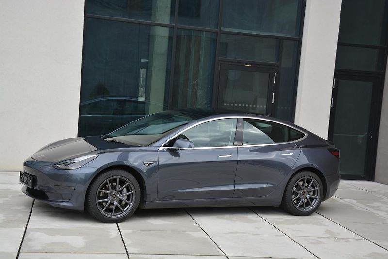 Tesla Model 3 LONG RANGE 4x4 1 MAJITEL - fotka 29 z 46