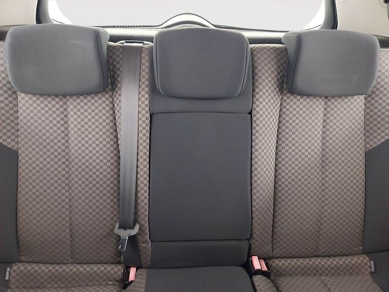Renault Mégane (2003) 1.6 16V , Klima - fotka 10 z 17