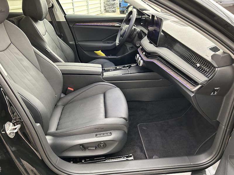 Škoda Superb 2.0 TDI 4x4 L & K - fotka 26 z 30