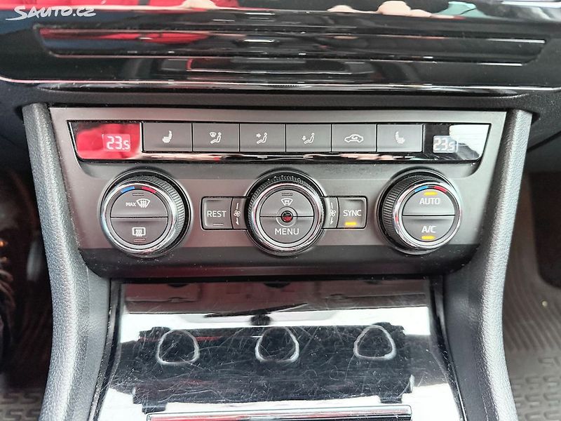 Škoda Superb 2.0 TDI 140kW - fotka 15 z 33