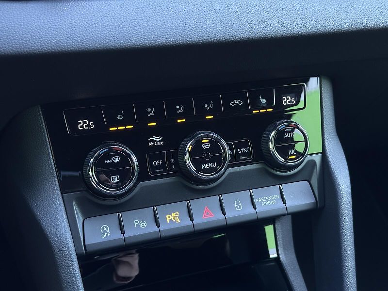 Škoda Karoq 2.0TDi 4x4 DSG 150PS Sportline - fotka 25 z 46