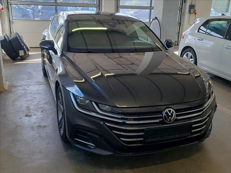 Volkswagen Arteon 2,0 TDI TAŽNÉ KAMERA 360 PANO - fotka 2 z 9