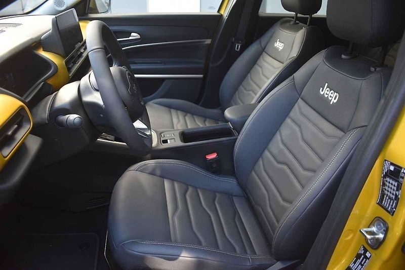 Menší hrboly Jeep Avenger přejíždí s grácií