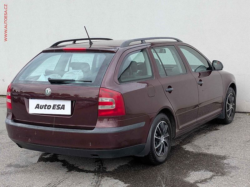 Škoda Octavia (2011) 1.6 MPi, ČR, Klima - fotka 6 z 13