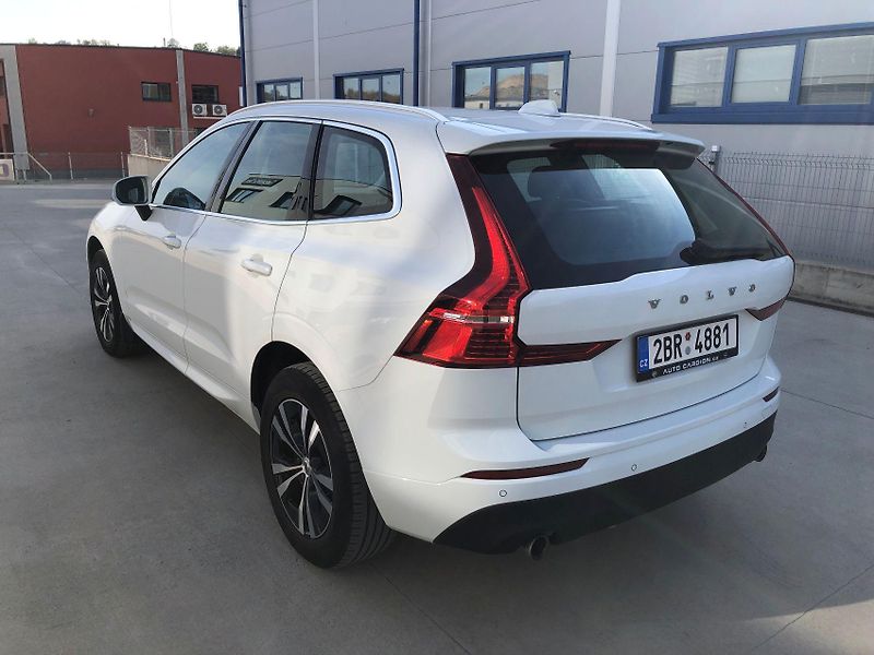 Volvo XC60 (2019) Volvo XC60 B4 AWD MOMENTUM PRO - fotka 4 z 25