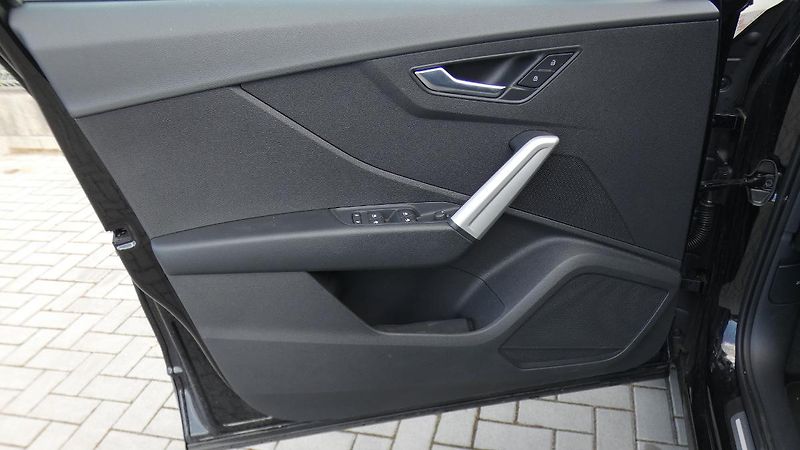 Audi Q2 1,0 TFSI Advanced - fotka 8 z 23