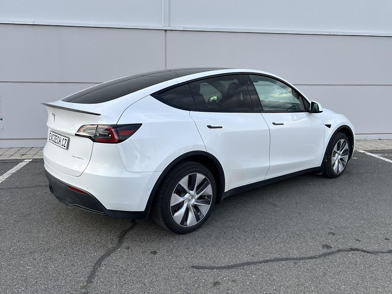 Tesla Model Y Long Range, Tažné, 90% SOH - fotka 3 z 21
