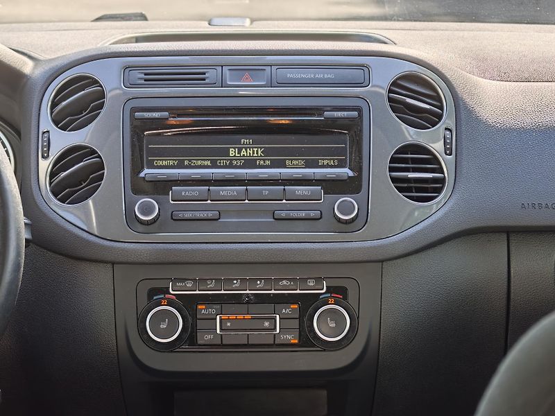 Volkswagen Tiguan 2,0 TDi R-Line  - fotka 15 z 21