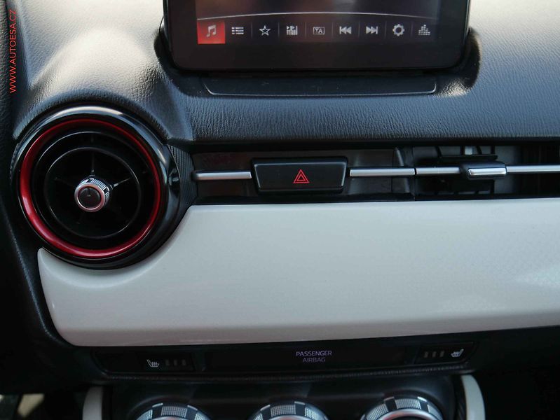 Mazda 2 (2017) 1.5 i, Sport, navi, +kola - fotka 17 z 21