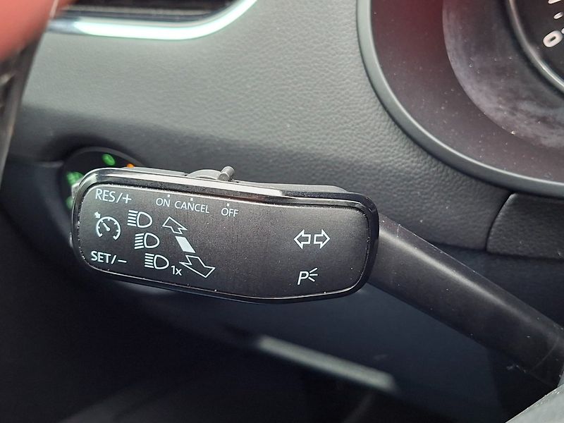 Škoda Octavia (2013) 1.4TSI 103kW 6MAN -S.KNIHA - fotka 17 z 48