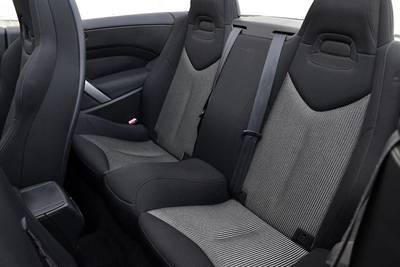 Peugeot 308 CC 1.6 HDi 6st,KLIMA,TEMP,ALU - fotka 31 z 41