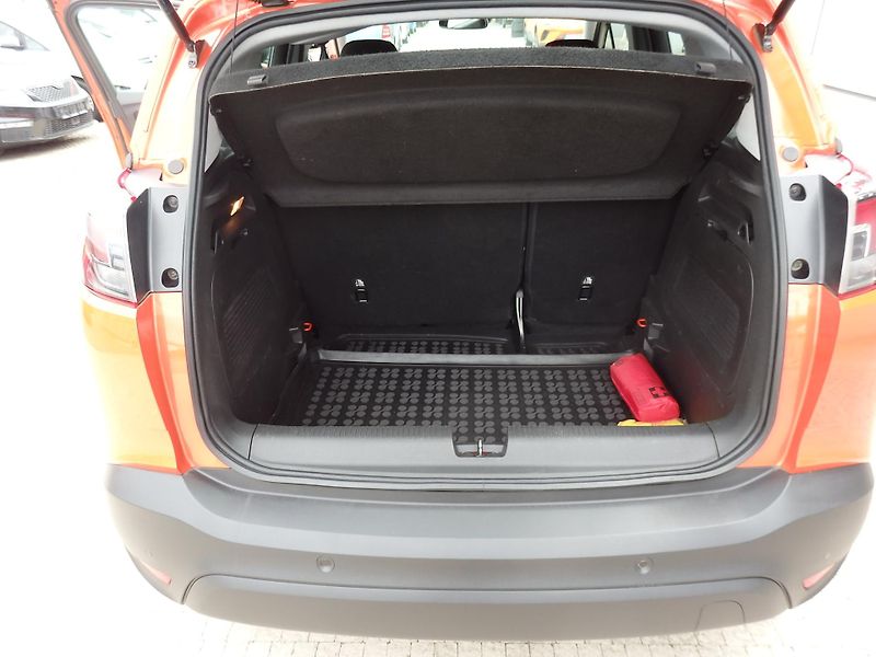 Opel Crossland X 1,2 TURBO 81kW, 1.MAJITEL - fotka 9 z 16