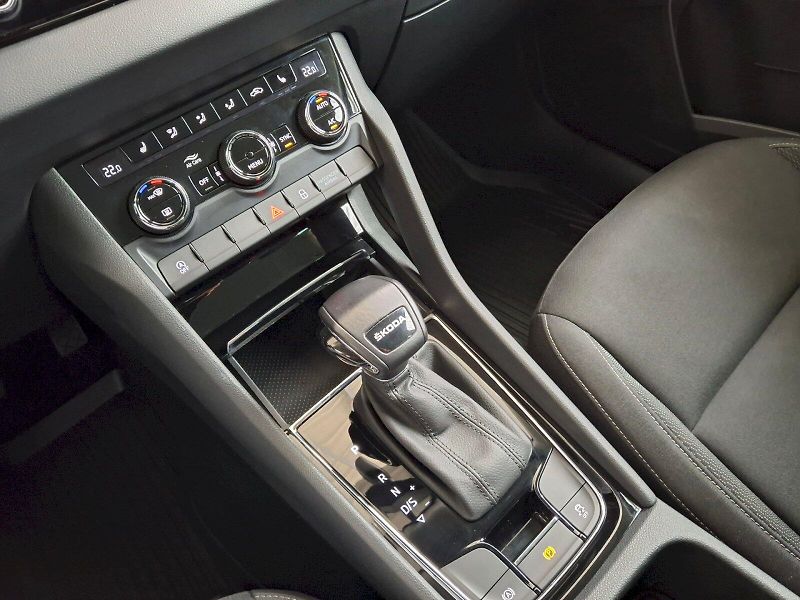 Škoda Karoq (2023) Ambition DSG 1,5TSi 110kW - fotka 29 z 32