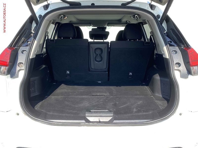 Nissan X-Trail (2018) 1.6 dCi, N-Connecta, panor - fotka 7 z 17
