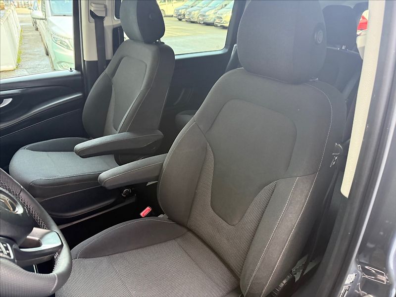 Mercedes-Benz Třídy V 2,2 V220d 8míst,LED,po servisu - fotka 11 z 30