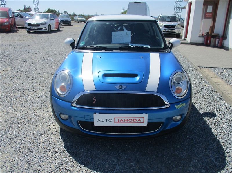 Mini Cooper S 1,6 i, aut. klima,Cebia,128kW - fotka 2 z 32
