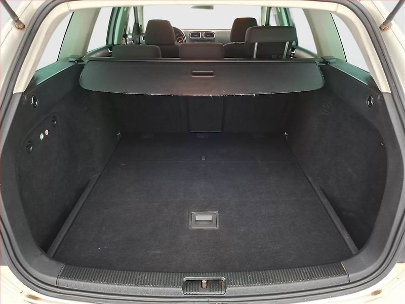 Volkswagen Golf (2010) 1.6 TDI, po STK, Tažné - fotka 13 z 15