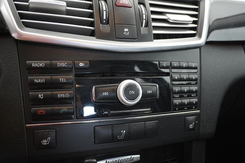 Mercedes-Benz Třídy E (2009) E350 3,0 CDI AVANTGARDE AUT. - fotka 16 z 26