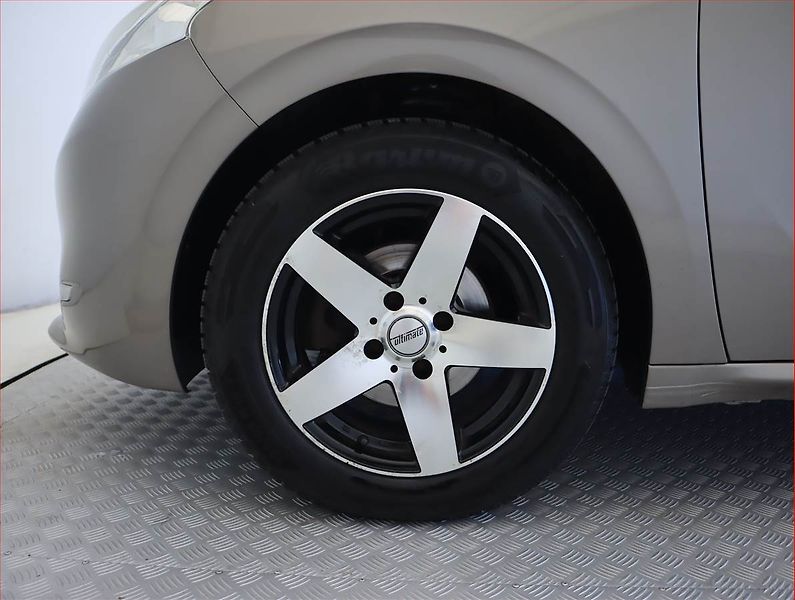 Peugeot 208 (2015) 1.2 PureTech, Serv.kniha - fotka 15 z 16