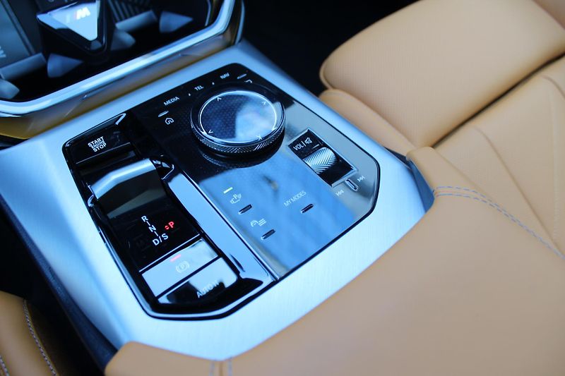 BMW X3 xDrive30e - fotka 15 z 29