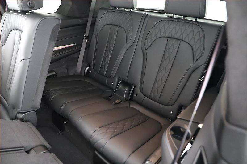BMW X7 (2025) xDrive40d - fotka 31 z 31