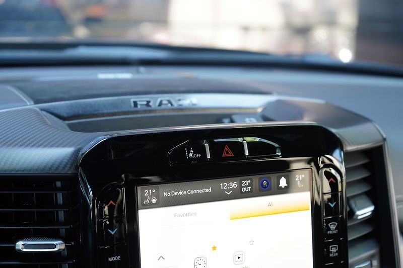 RAM 1500 TRX, Equipment Level 2, Harman - fotka 60 z 62